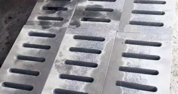 云南 芝麻灰石材沟盖板
