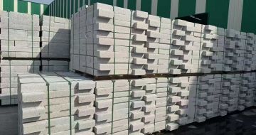 云南芝麻白路沿石