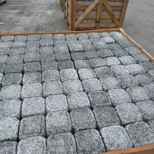 云南 园林景观滚石