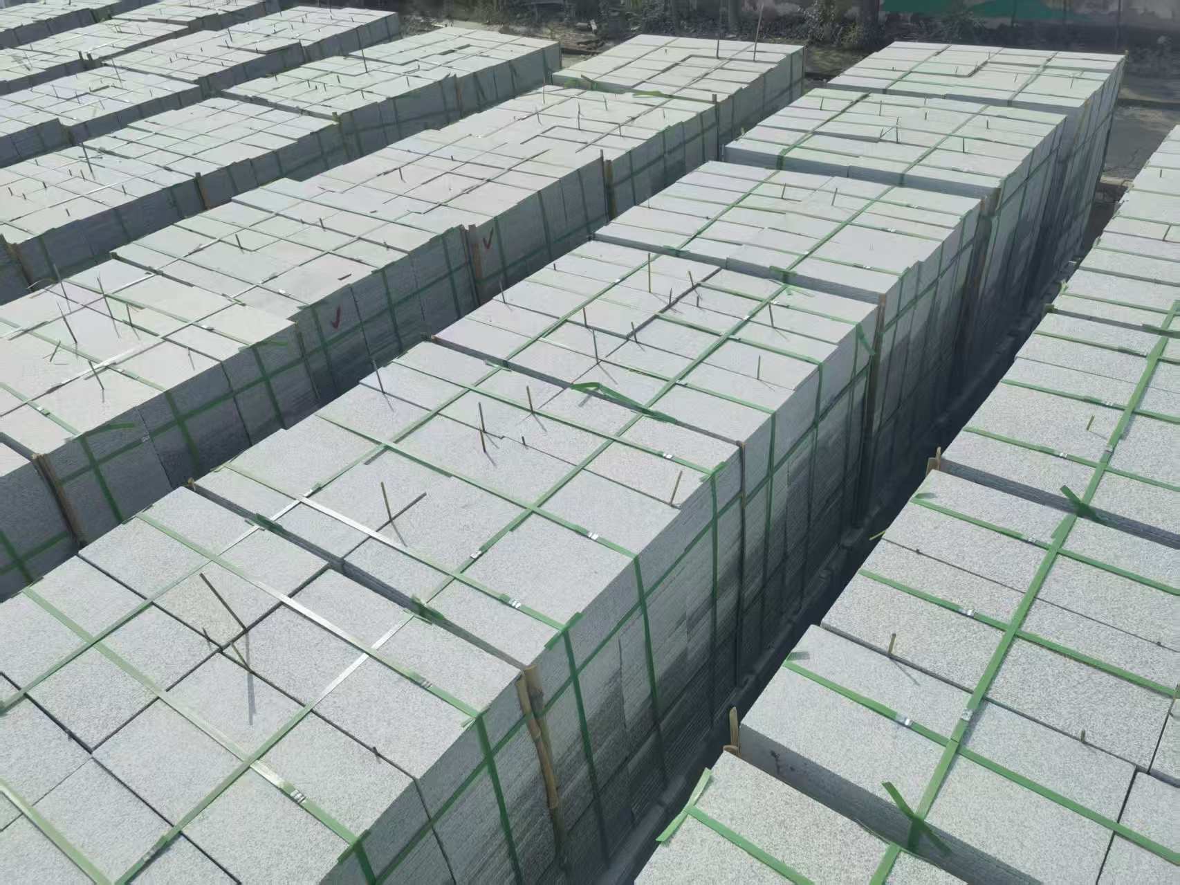 云南 芝麻白1.8公分火烧300*600地铺，清仓大甩卖
