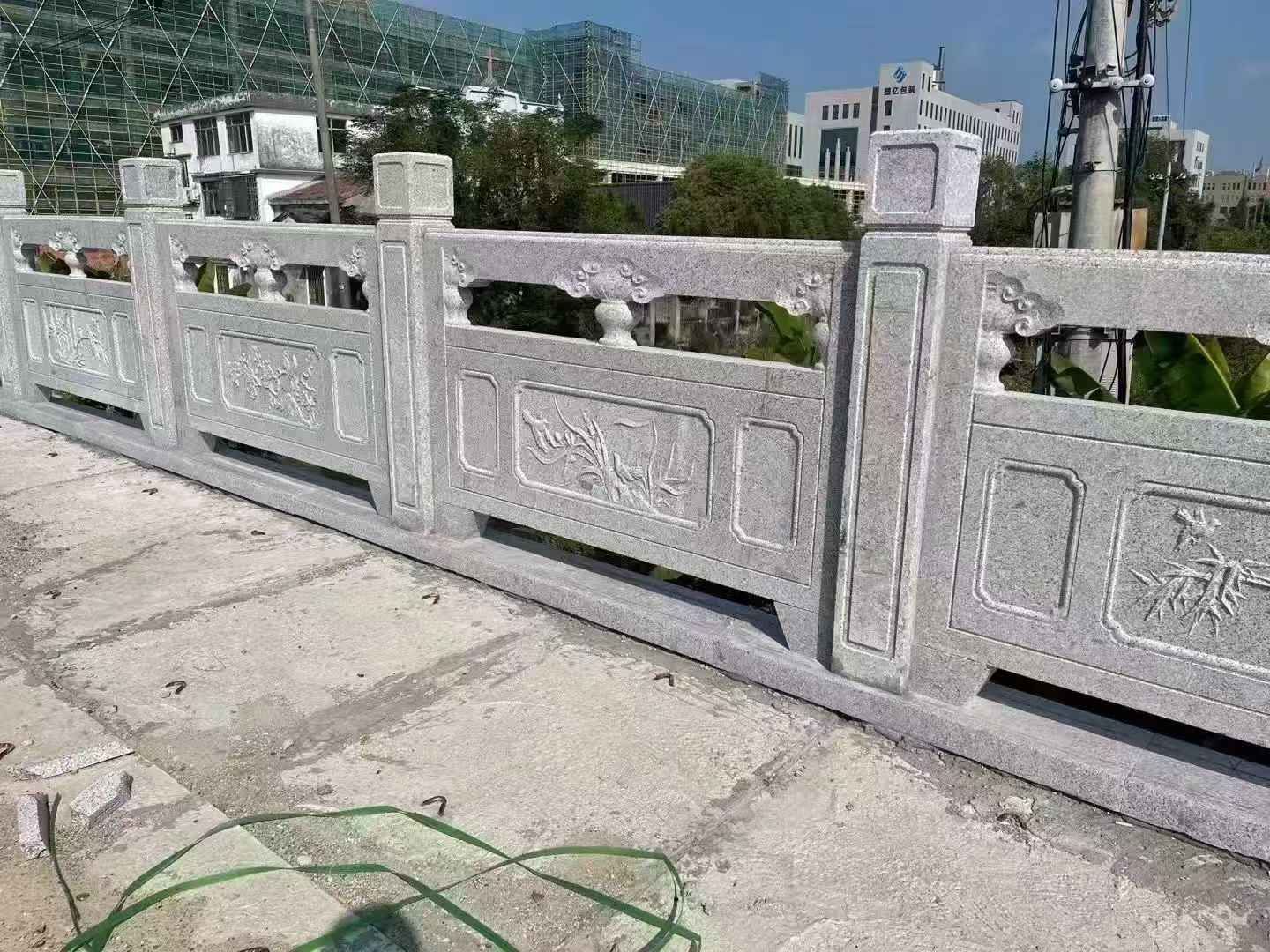 云南 芝麻白栏杆