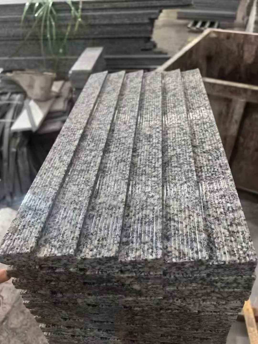 云南 狼牙石