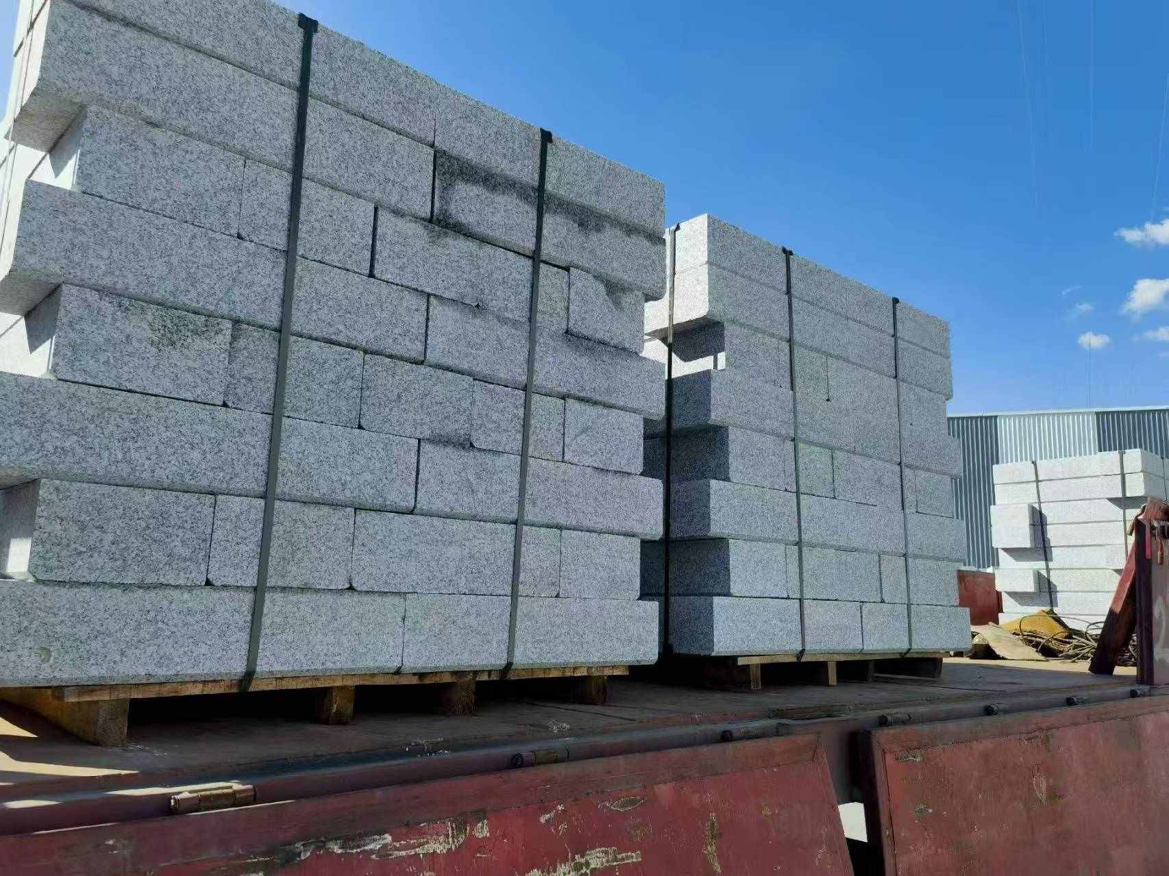 云南 路沿石装车出货