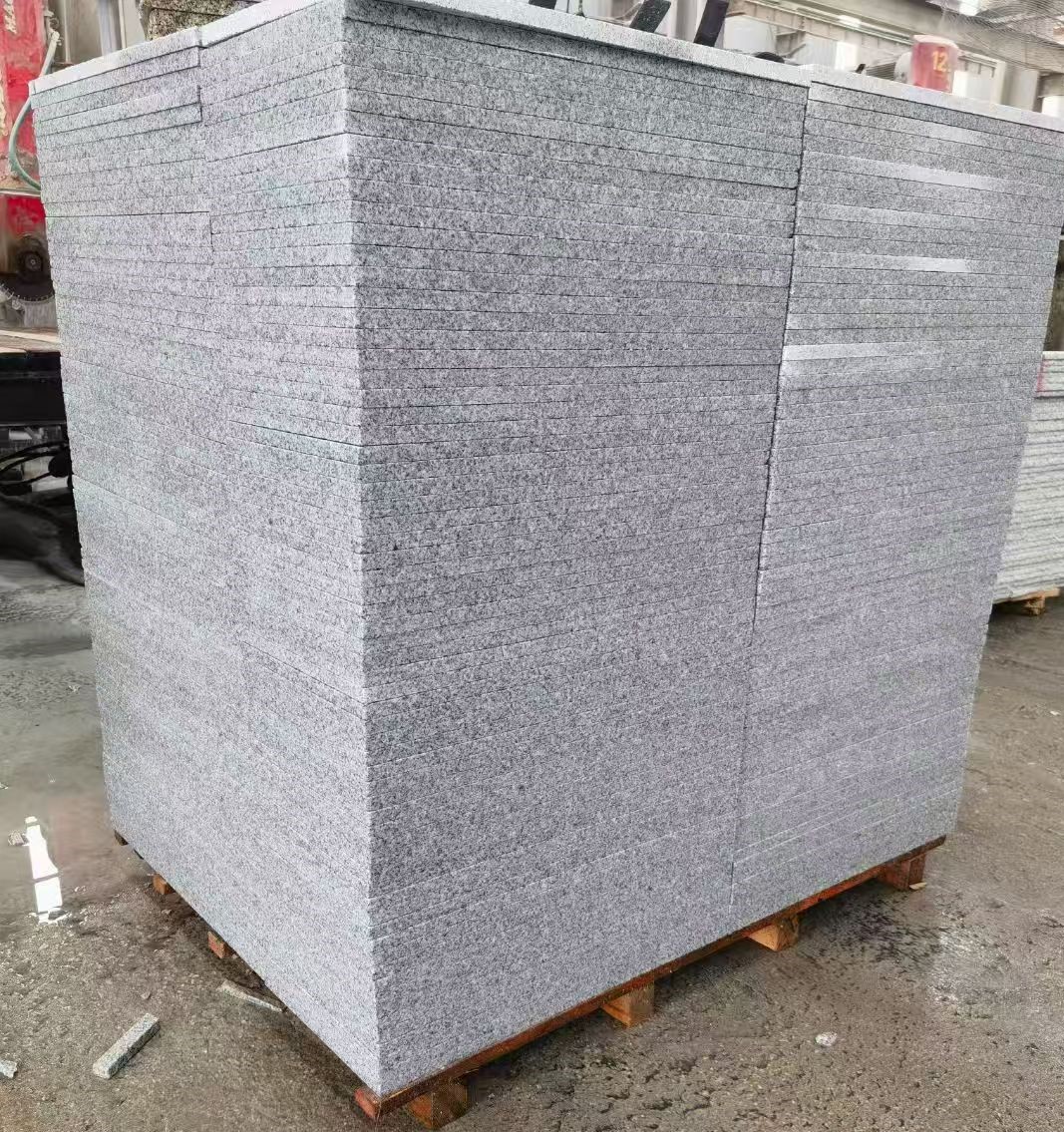 云南 火烧面地铺石，街道广场园林市政工程板，1.8~5.0厚均有现货