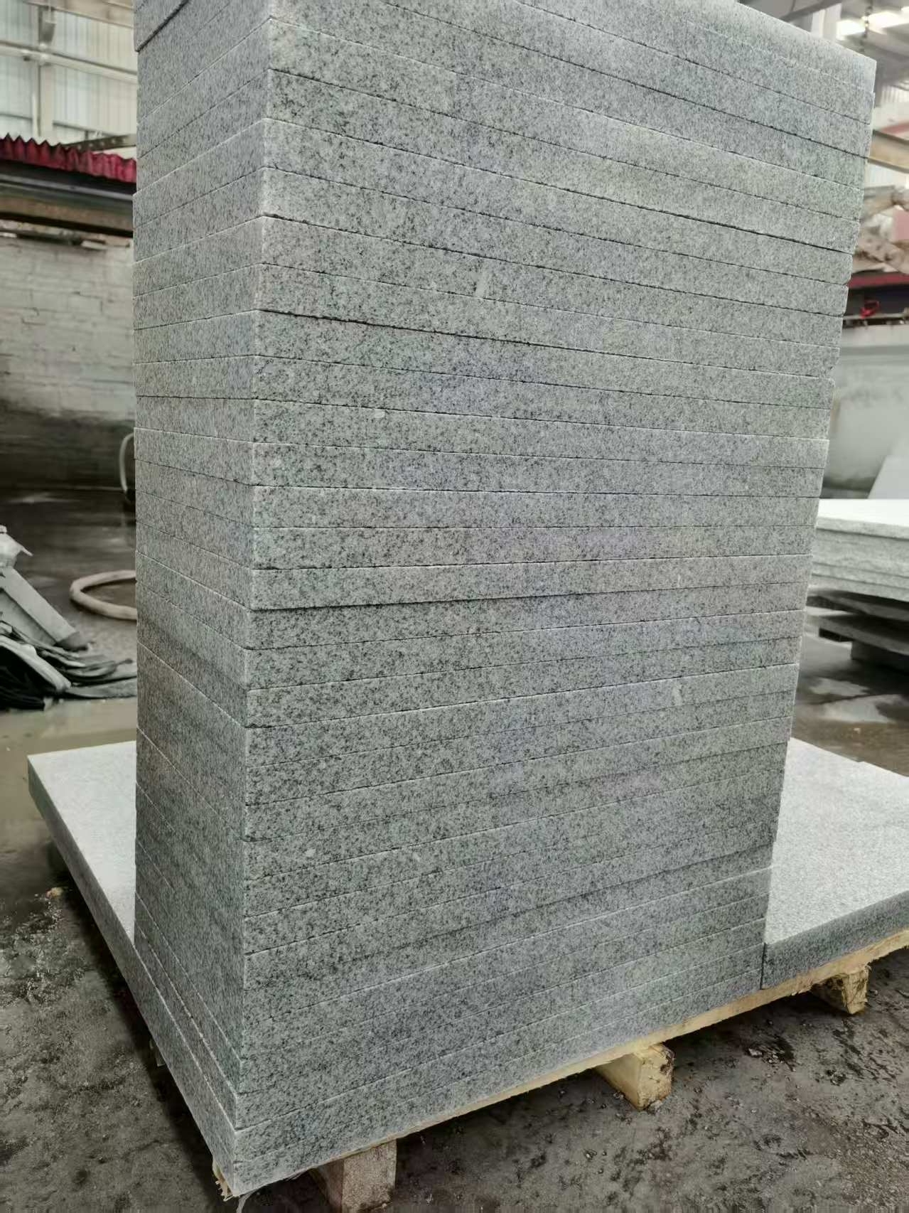 云南 花岗岩 地铺成品300*600，尺寸标准、厚薄均匀